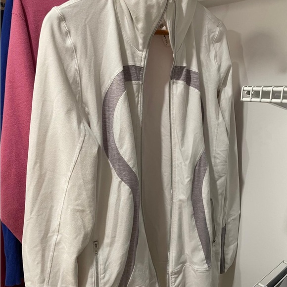 Lululemon White Top - Picture 5 of 6